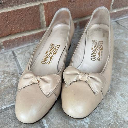 Salvatore Ferragamo  Nude Kitten Heel Shoes size 8 1/2