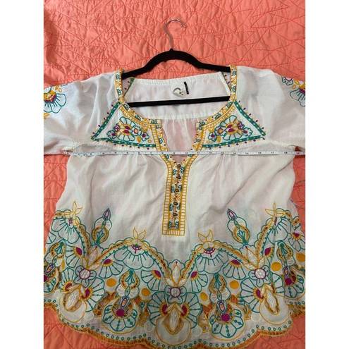 Akemi + Kin Anemi + kin Floral Embroidered 100% cotton White Blouse Size 12