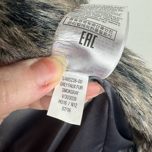 Banana Republic  Grey Faux Fur Vest in Smoky Grey Size X-Small