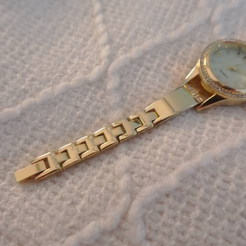 Golden Studded Quartz Timepiece Gold