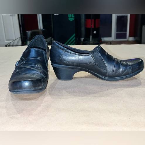 Earth Origins  Roxanne Black Leather Shoes Size 9