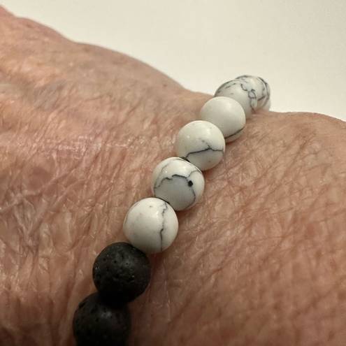 Onyx White  and Agate Bead Bracelet