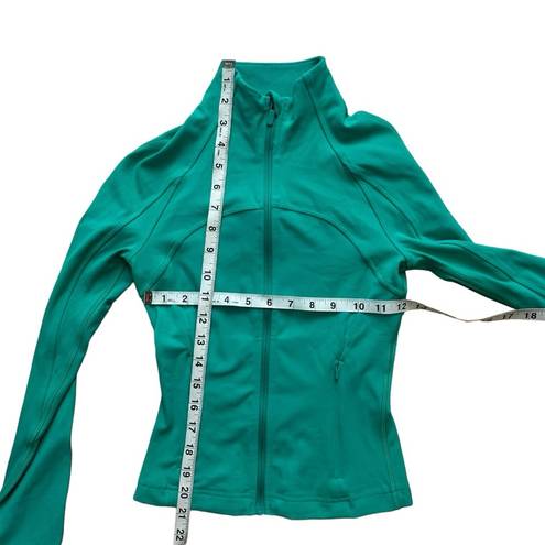 Lululemon  Cropped Define Jacket Nulu in Kelly Green Size 2