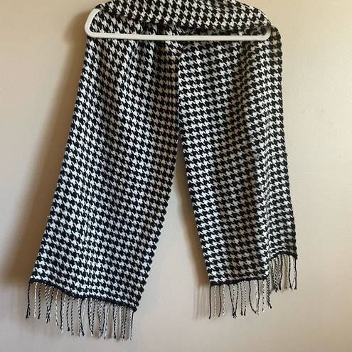 Houndstooth  print scarf  