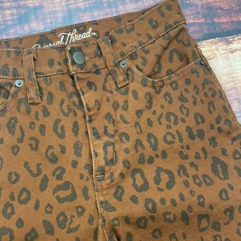 Universal Threads Leopard Print Vintage Straight Denim Jeans Universal Thread