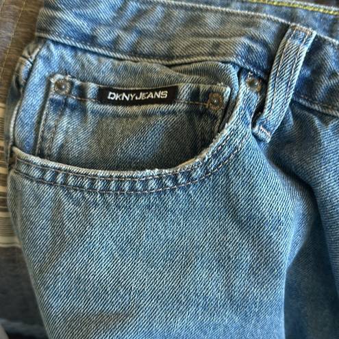 DKNY NWT   Jeans Distressed Frayed Hem Straight Leg Jeans 32/14