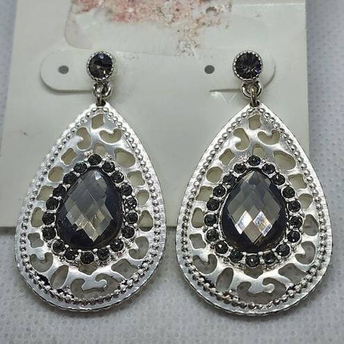 Style & Co NWT . Silver & Gray Dangling Teardrop Earrings