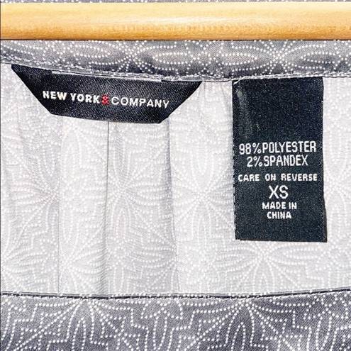 Krass&co NY& Silver Square Neck Silky Patterned Blouse