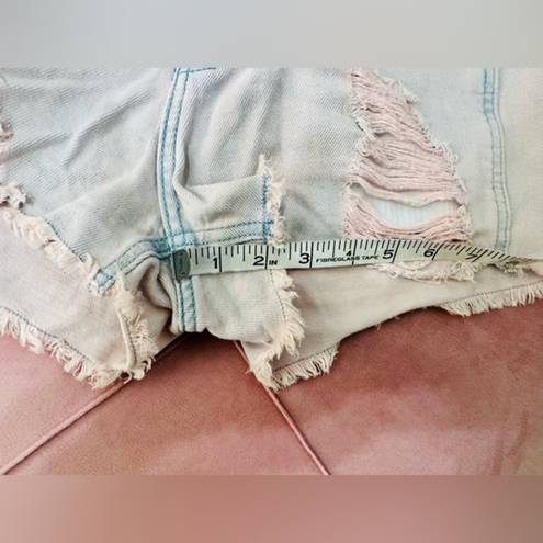 Hollister  Boyfriend Low Rise Shorts in Pink‎ Denim size 1/25