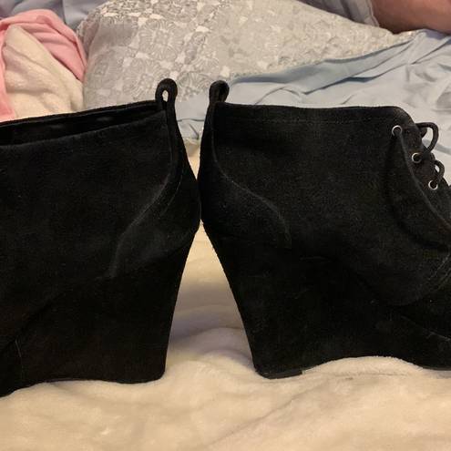 Jessica Simpson  Black suede wedges