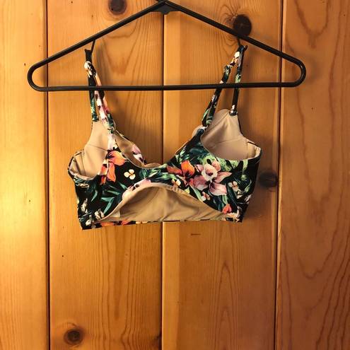 Vanilla Beach NWOT Swim suit top bikini top push up