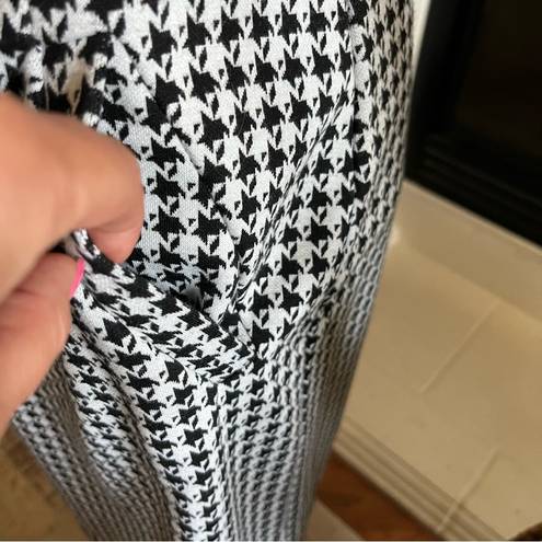 Lands'End  Classic Fit Black & White Houndstooth Sleeveless Sheath Dress 12