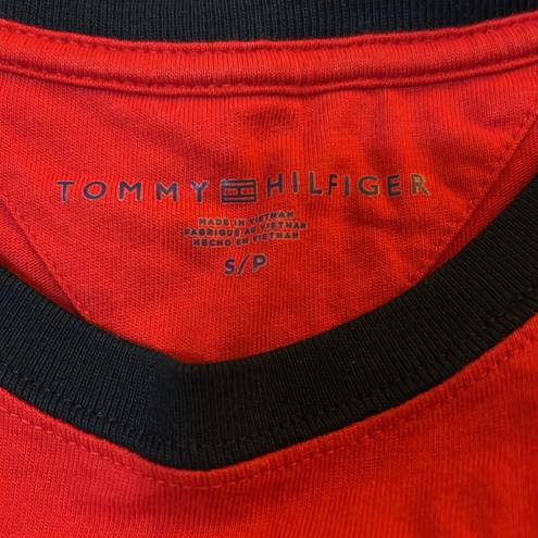 Tommy Hilfiger women’s T-shirt! Looks Awesome! 😍😍