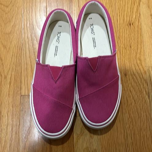 Toms NWT  Pink Slip Ons Size 8