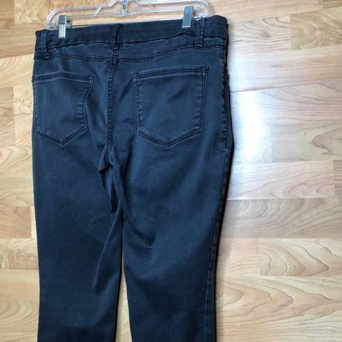 Faded Glory  Skinny 5 Pocket Size 12 Petite Jeans