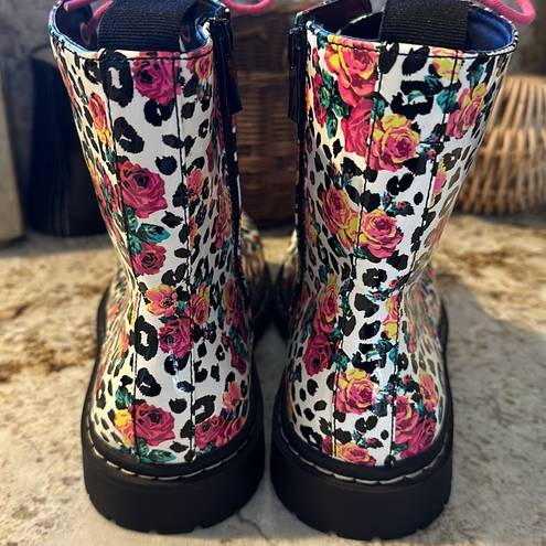 Betsey Johnson BETSY JOHNSON NWOB FLORAL COMBAT 🌸BOOTS💐