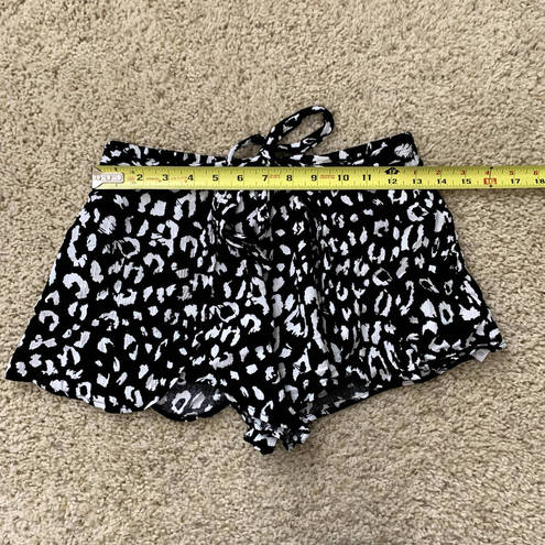 Lulus  black & white animal print shorts size M