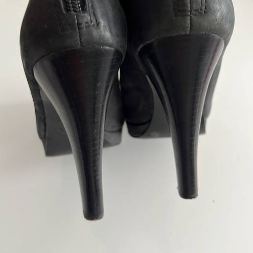 Jessica Simpson  Black rounded toe side zip booties 9