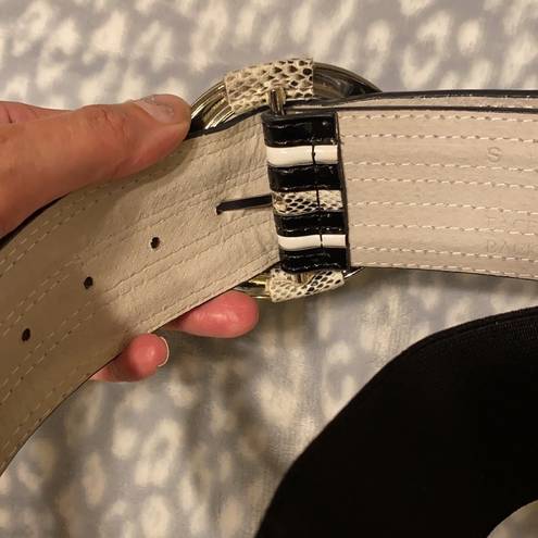 White House | Black Market  ring snakeskin leather stretch belt, size small