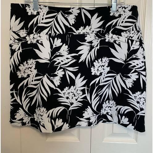 Krass&co Skort by S C &   black and white floral pattern