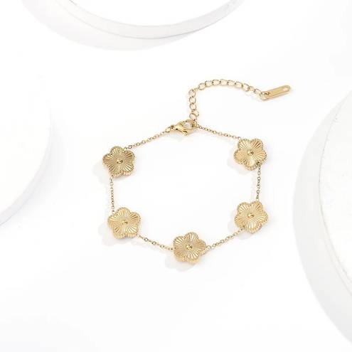 Gold Stainless Steel Hot Selling Golden Clover Bracelet Luxury Five Leaf Flower Bracelet Jewelry