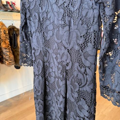 Natori Josie  Lace Scoop Neck Long Sleeve Dress