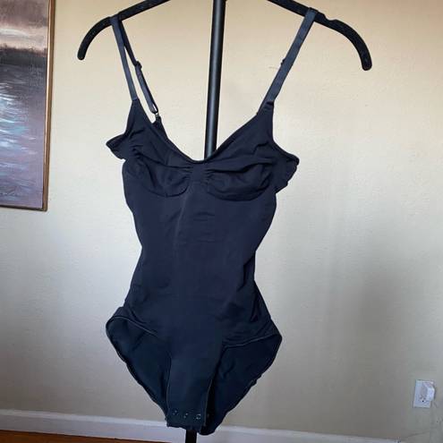 SKIMS NWOT  Seamless Sculpt Brief Bodysuit Onyx Size‎ L