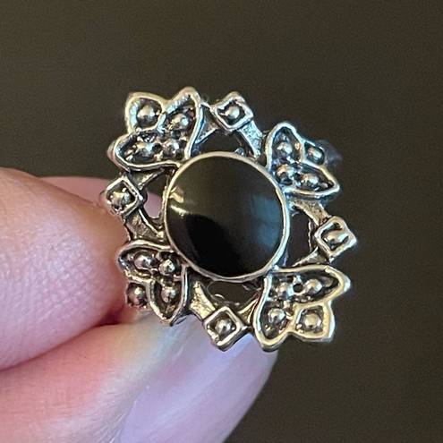 Onyx Vintage black  silver plated woman ring size 6.5