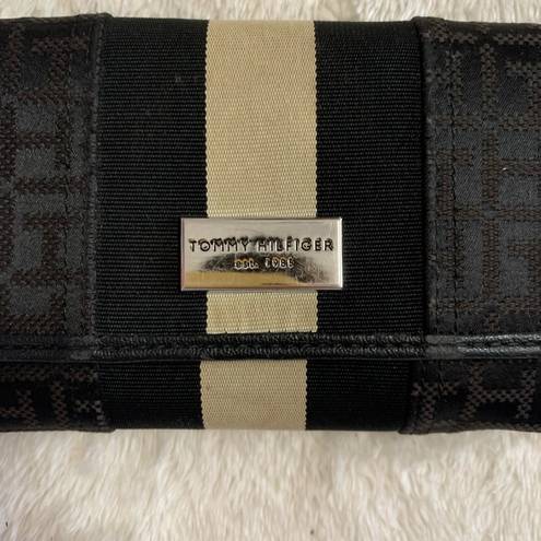 Tommy Hilfiger  chain stripe trifold wallet