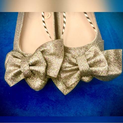 Betsey Johnson  Cindi Glitter Pointed Toe Bow Flats