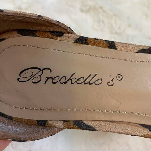 Breckelle’s  Womens Size 5.5 Leopard Print Twist Ankle Strap Sandal Wedge Flats