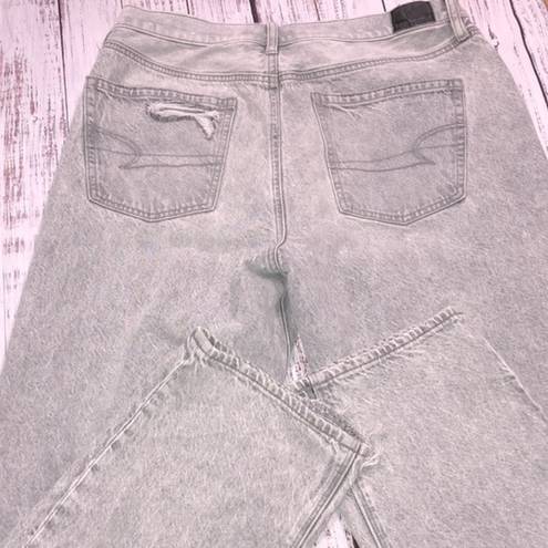 American Eagle jeans 90’s fit distressed size 10 regular