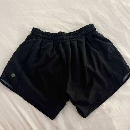 Lululemon Hotty Hot Shorts 4 inch size 4 Black