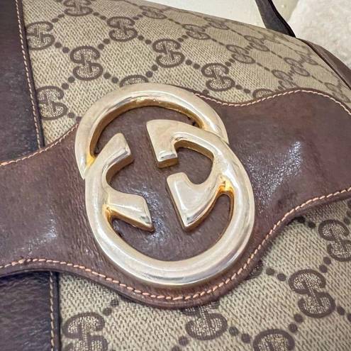 Gucci  GG Supreme Flap Bucket Shoulder Bag