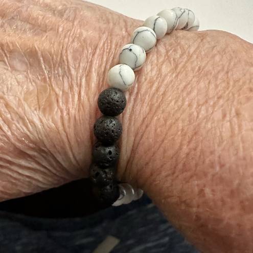 Onyx White  and Agate Bead Bracelet