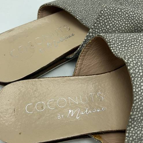 Coconuts by Matisse  slip on sandals grey pebbled size 7