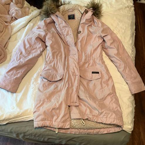 Abercrombie & Fitch  light pink parka