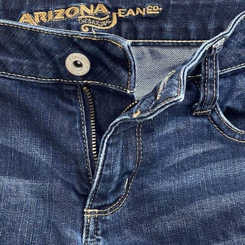 Krass&co Arizona Jean  Juniors SZ 3 Jean Shorts Distressed Stretch Cuffed Hems Mid-Rise