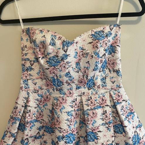 Sans Souci  Floral Bandage Strapless Party Dress Size Small