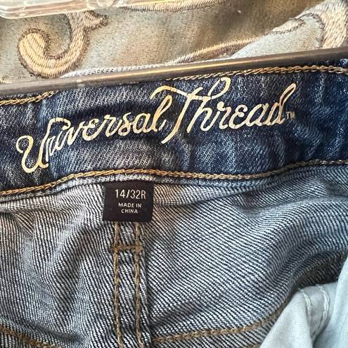 Universal Threads Mid Rise Boyfriend Crop Jeans