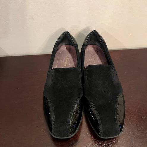 Clarks  Everyday Loafers Womens 8 M Leather and Fabric Upper