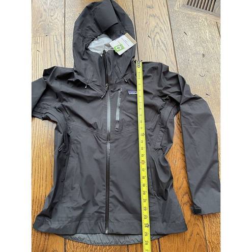 Patagonia  Women's Small Granite Crest Rain Jacket Carmine Black NWT