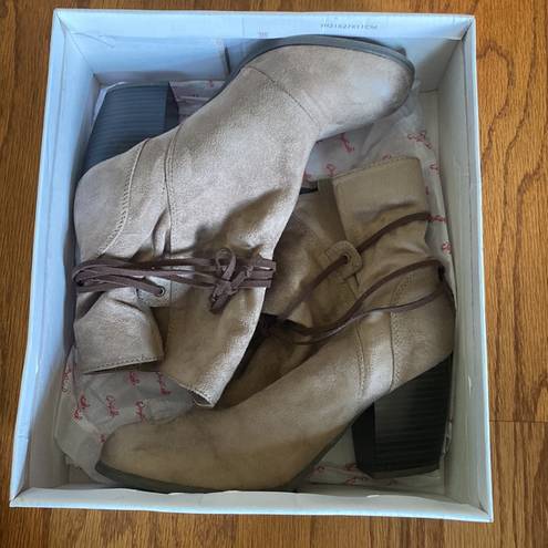 Qupid Keeping It Chill Taupe Oil Finish Slouchy Ankle Boots. Sizes 8 & 6.5. NEW IN BOX