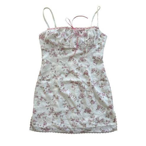 White Fox Boutique  - Lace & Ribbon Trim Dainty Floral Mini Dress in White & Pink