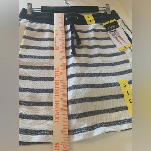 Jones New York Skort by  size small like new no tags