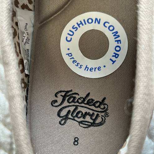 Faded Glory  Tan Women’s Flats Size 8 NWOT No Flaws or wear