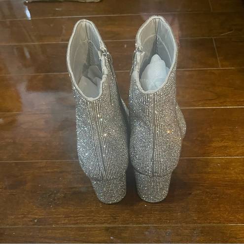 Lane Bryant  Dream Cloud Sparkle Bootie size 9.5 M