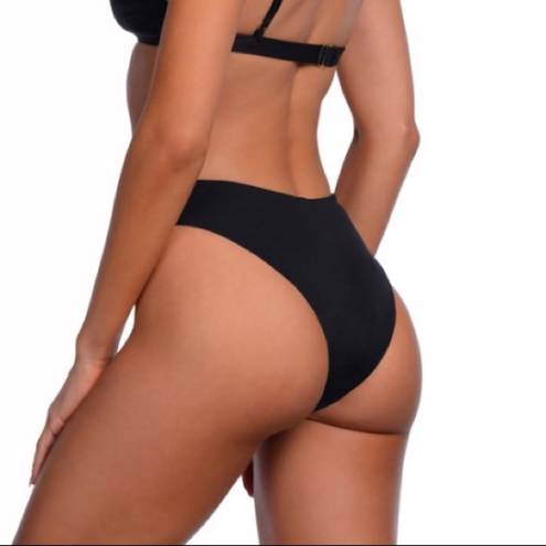 Catalina  Bottom