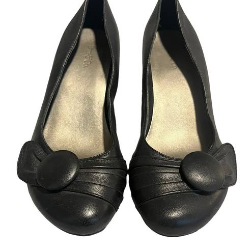 Krass&co GH Bass & . Women’s Black Leather Round Toe Kitten Heel Wedge, Size 6M