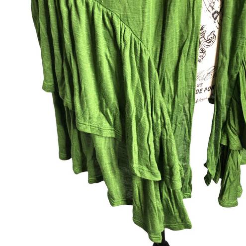 Live and let live  MEDIUM NWT Green Layer Waterfall Short Sleeve Cardigan